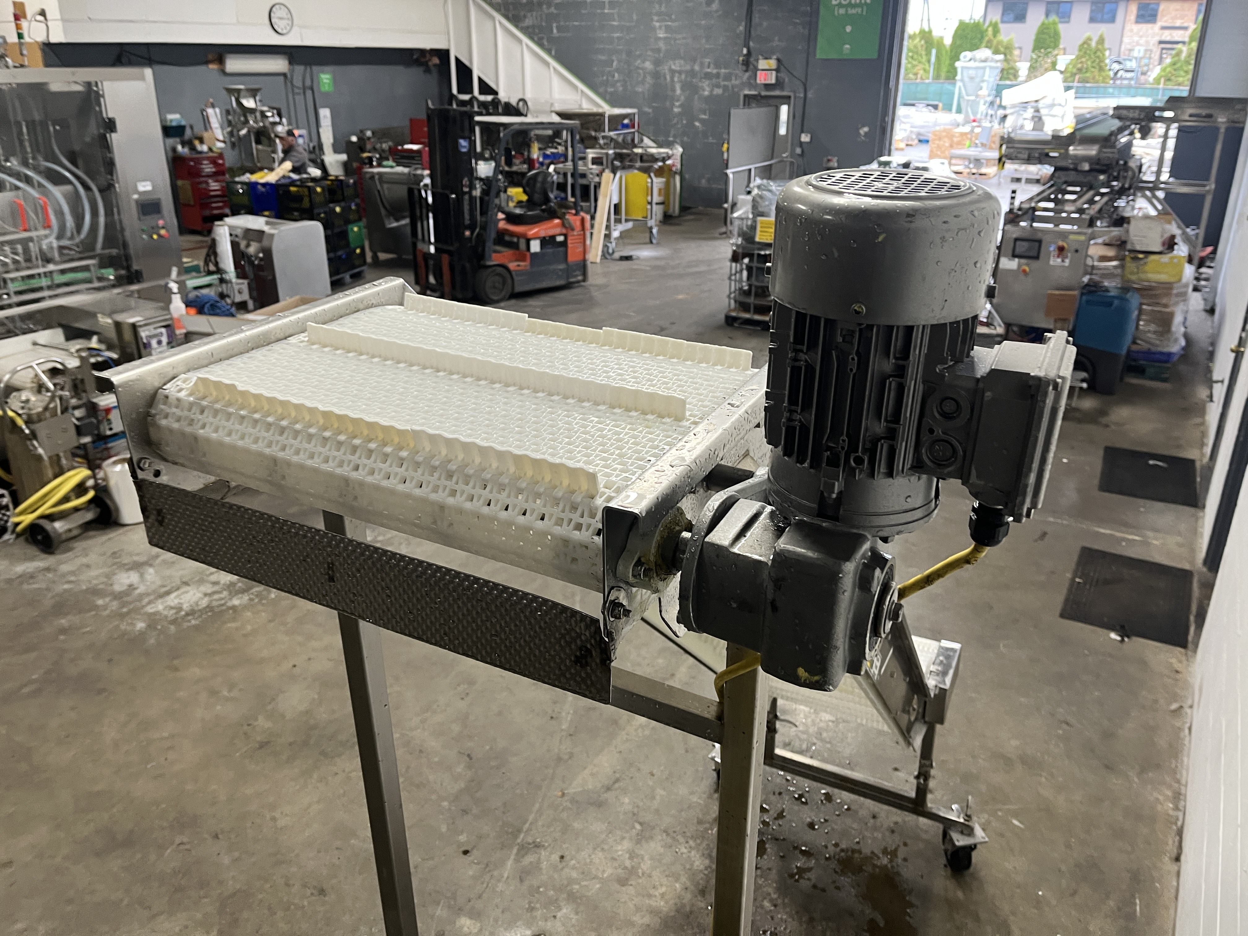 Used 7.5 Feet Incline Conveyor 