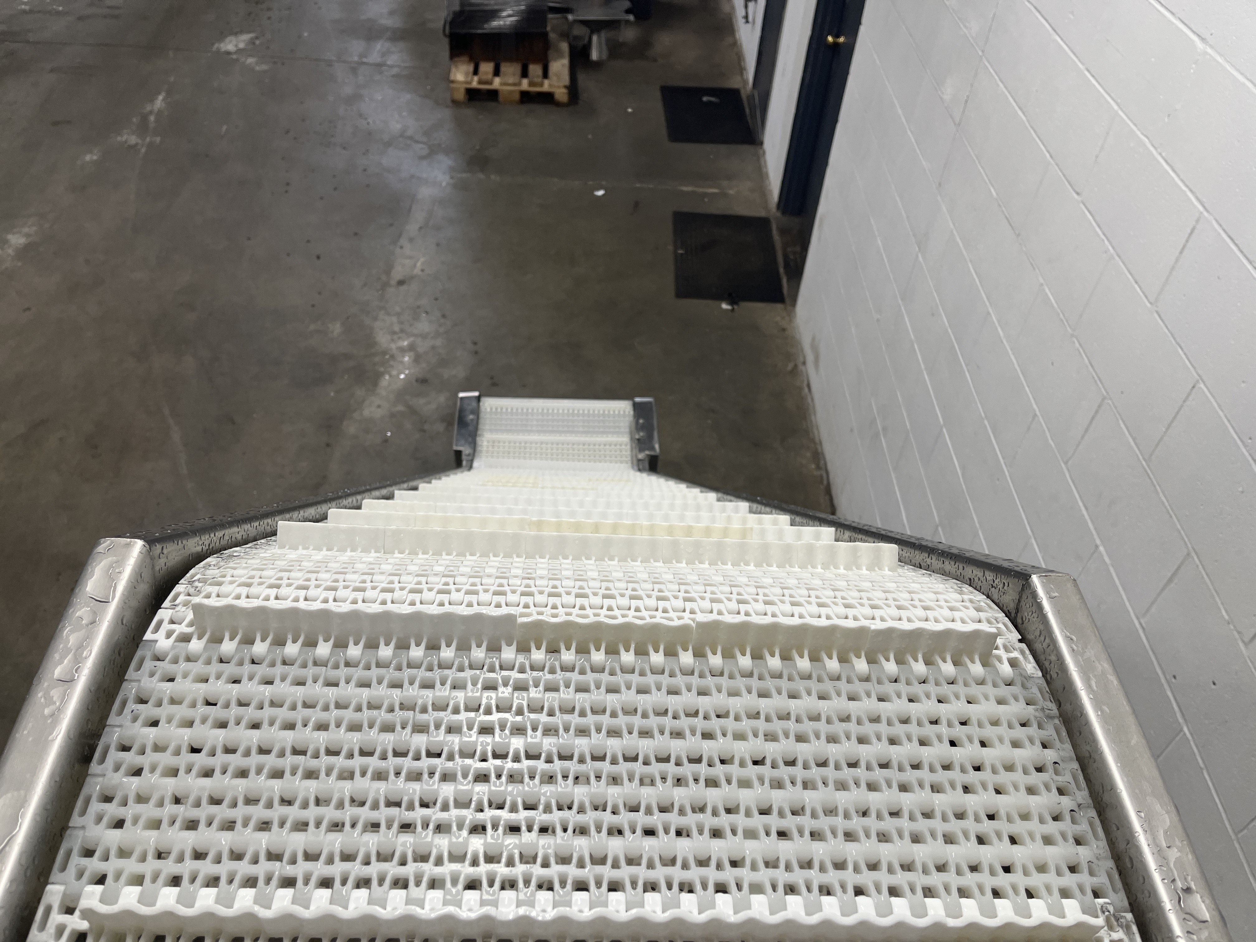 Used 7.5 Feet Incline Conveyor 