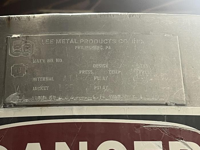 Used 1,000 Gallon SS Tank