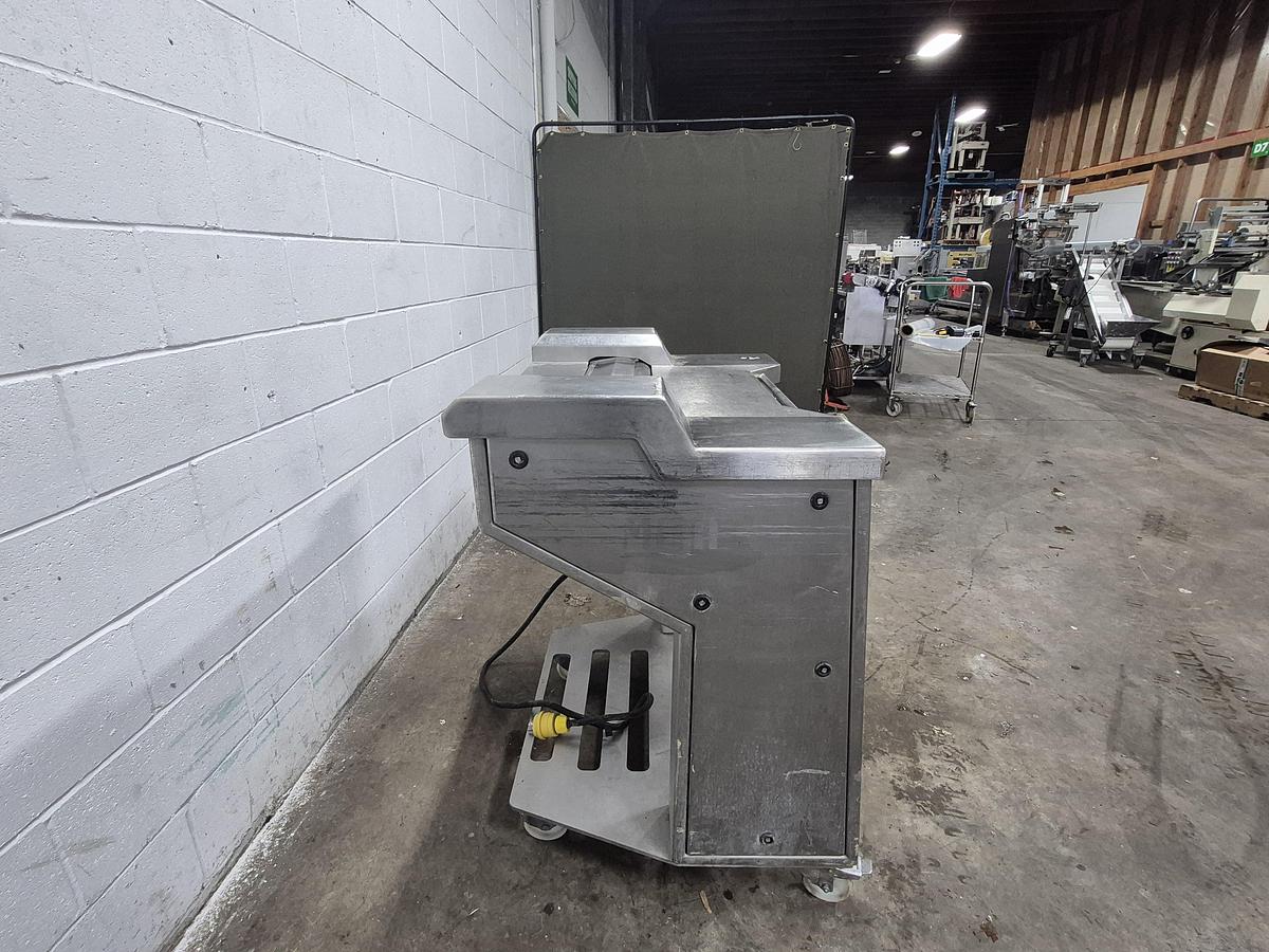 Used MAJA EVM 4006 Membrane Skinning Machine