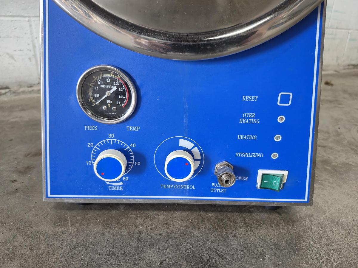 Used TM-T24J 24L Tabletop Steam Sterilizer Autoclave