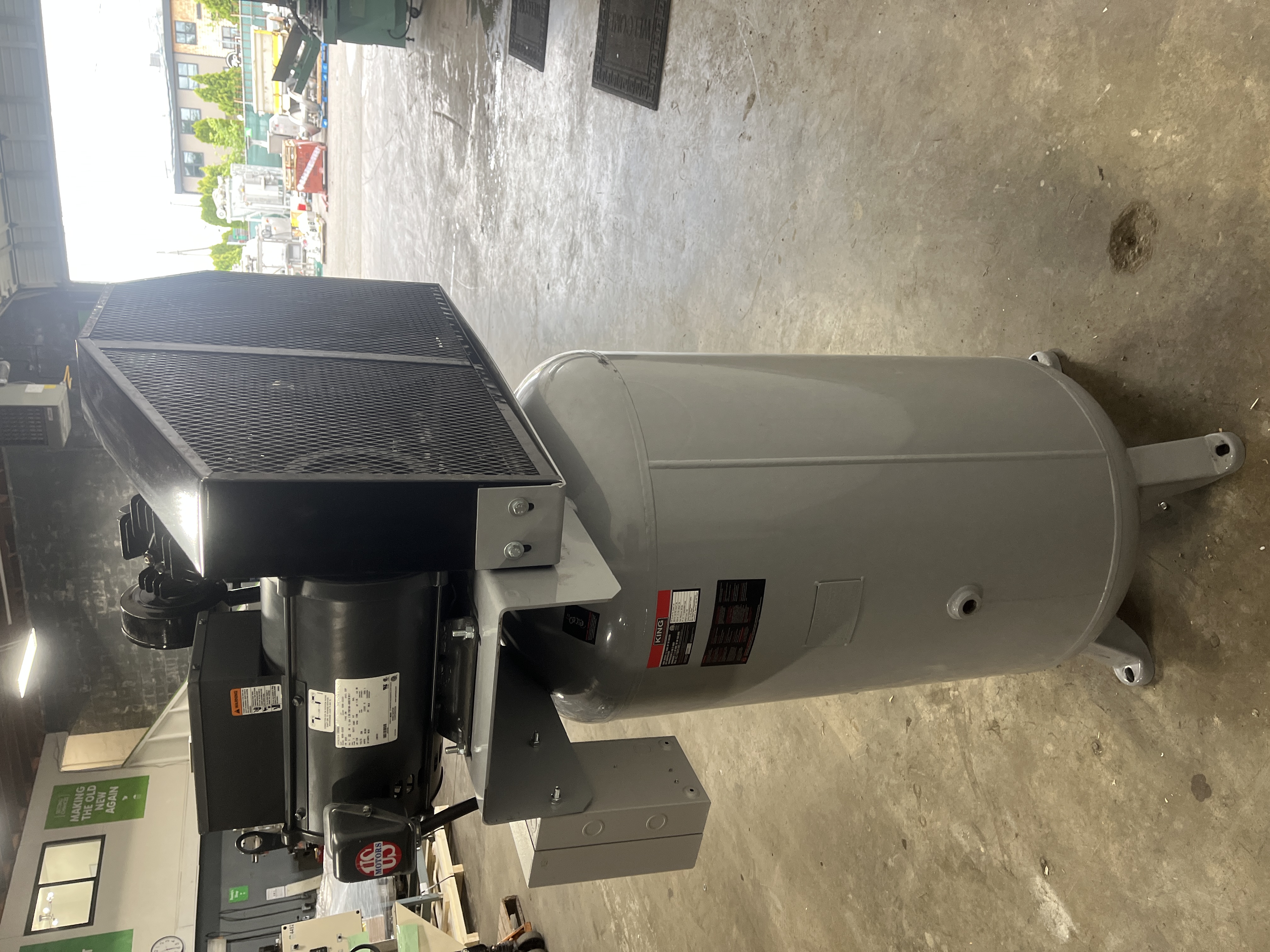 Used King 7.5hp Vertical Air Compressor