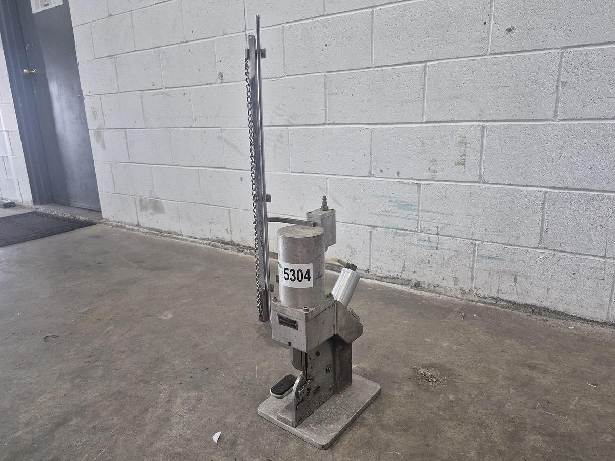 Used Hamadan Engineering Co. Pneumatic Single Clipper Machine