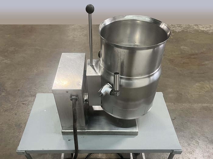 Used Bardeau FTE-20 SS Manual-Tilt Kettle