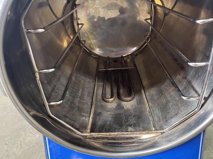 Used TM-T24J Table Top 24L Autoclave