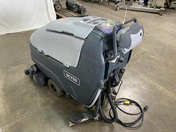 Used Advance SC750-28C Floor Scrubber