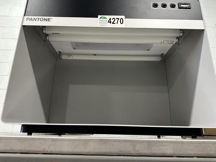 Used Pantone 3 Light Booth