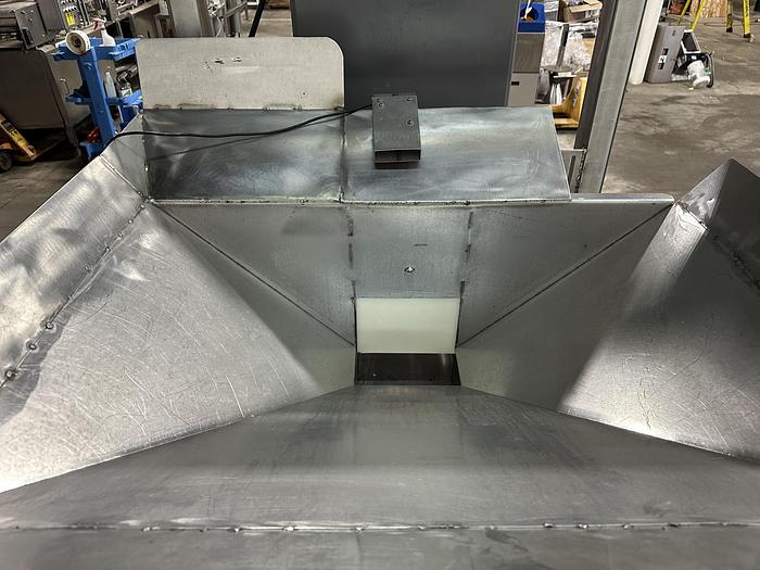 Used Lakewood Single Box Filler