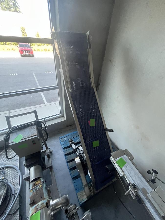 Used Cleated Incline Conveyor