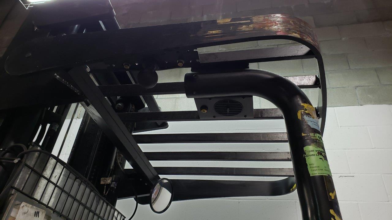 Used Yale Narrow Aisle NR040EA Reach Forklift