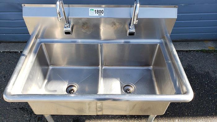 Used SS Dual Faucet Double Sink