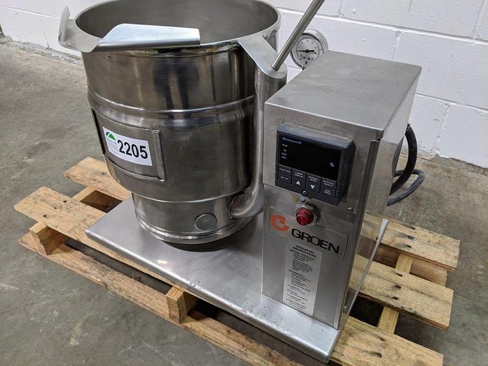 Used Groen TDB 20 Qt Jacketed Electric Tilting Kettle for Sale at Steep