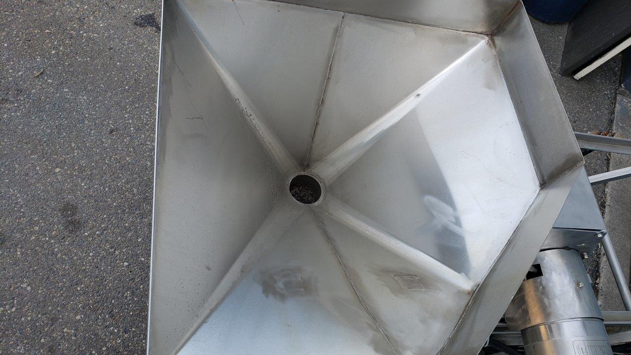 Used ABM McLauchlan 900 SS Berry Slicer