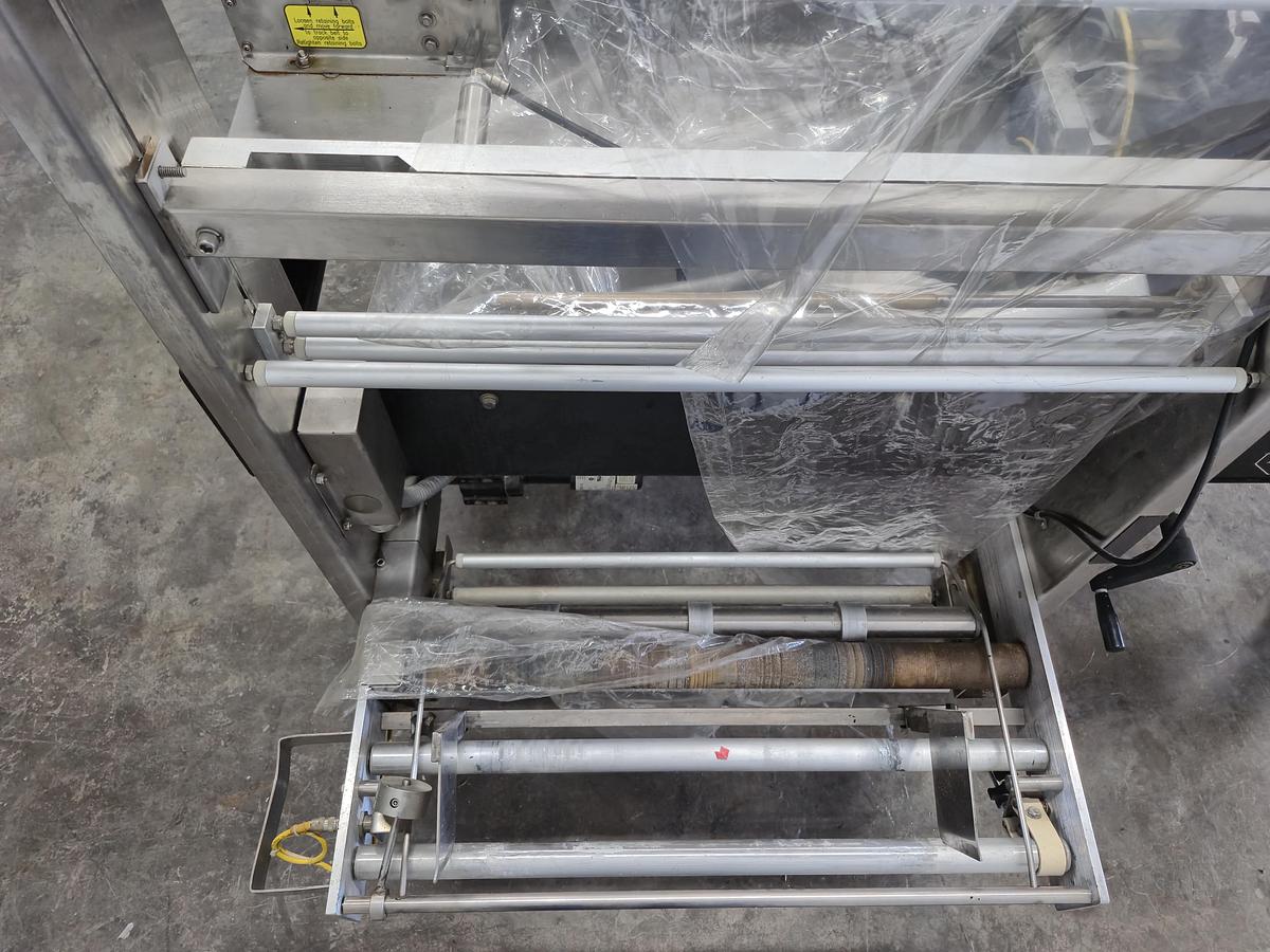 Used API VERSATech LB 22/32 L-Bar Sealer