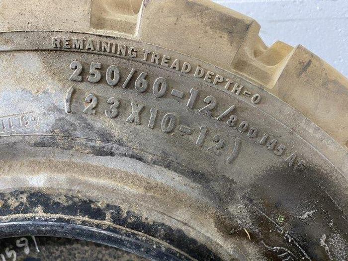 Used Continental CSE-Robust SC18 Tires
