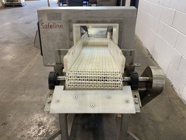 Used Safeline Metal Detector