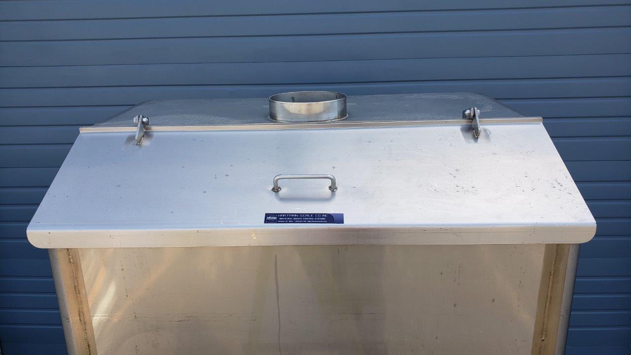 Used Hartman Surge Hopper with Vibratory Feeder
