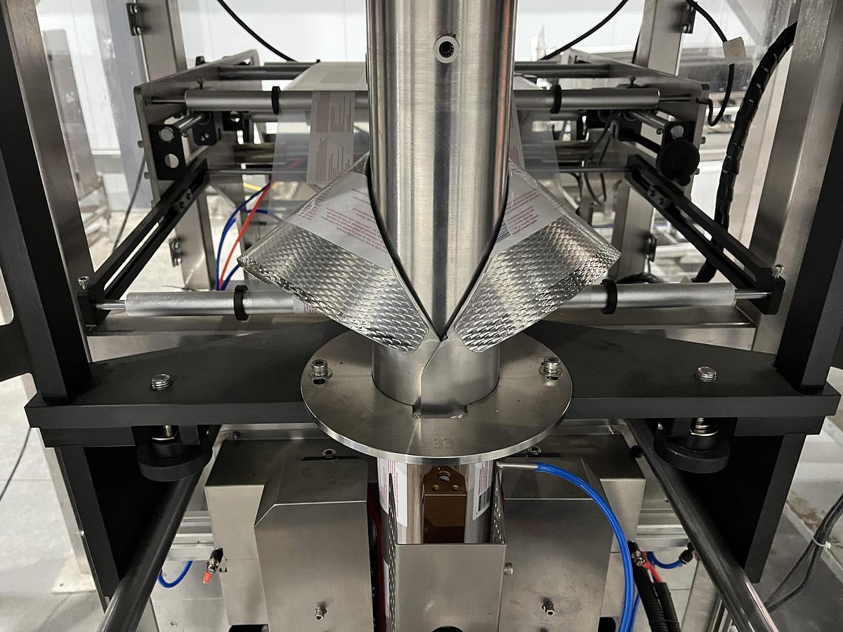 Used Foshan Samfull Packaging Machine with Z-Style Conveyors, Multihead Scales, Mezzanine and Bagger