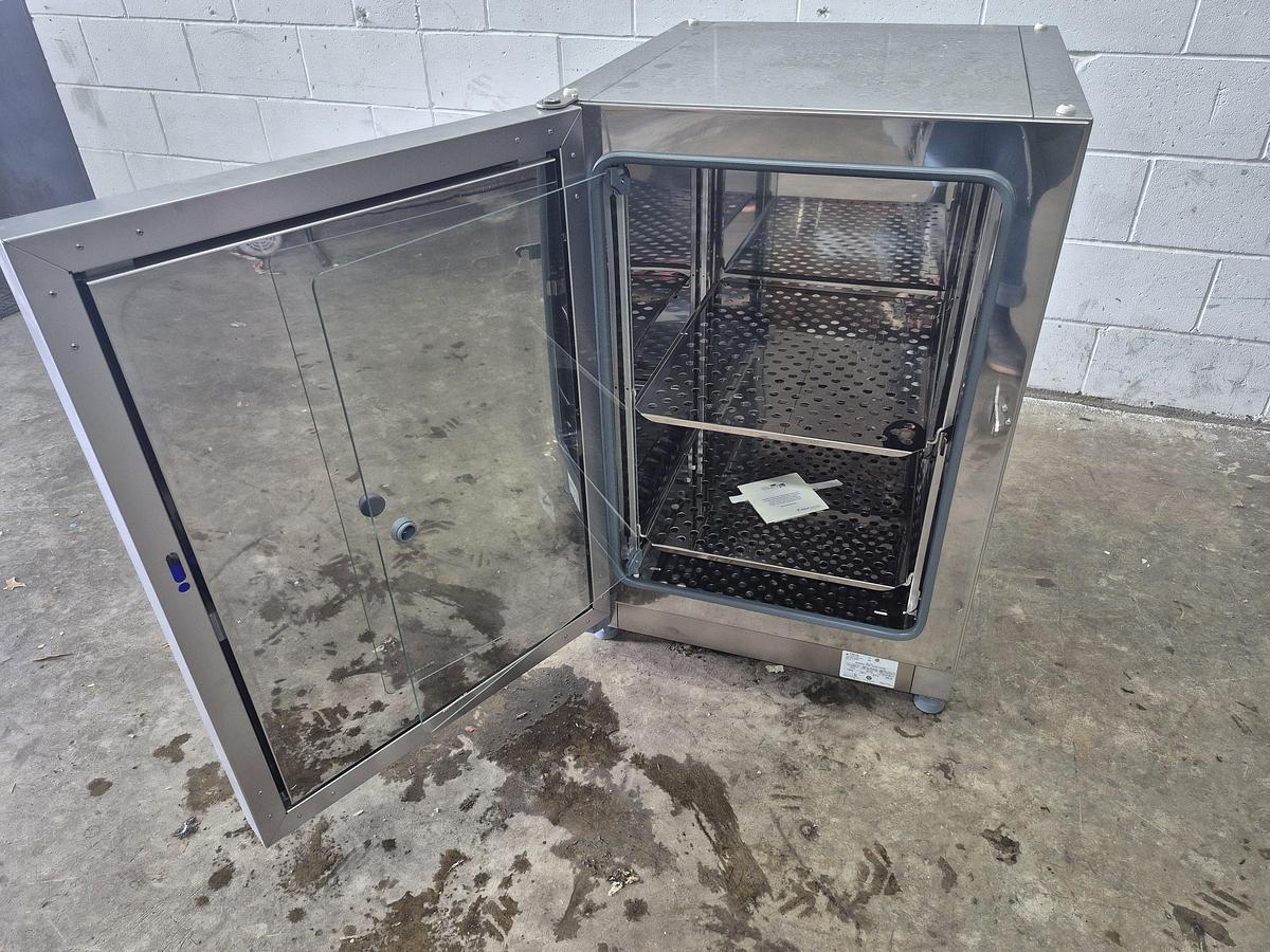 Used Thermo Scientific Isotemp 180L Gravity Incubator 