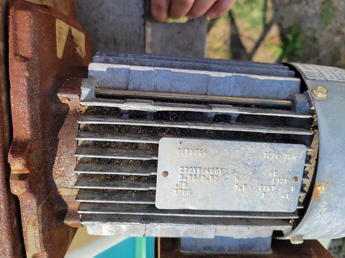 Used Cleated Z-Style Incline Conveyor