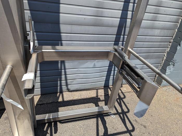 SYSPAL 770lb Buggy Dumper