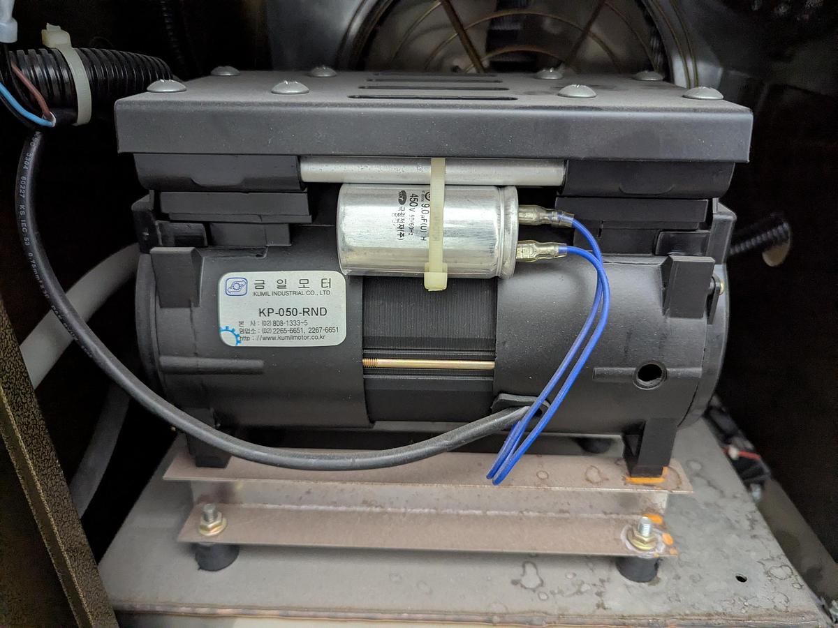 Used Cosmos 660 Vacuum Extractor