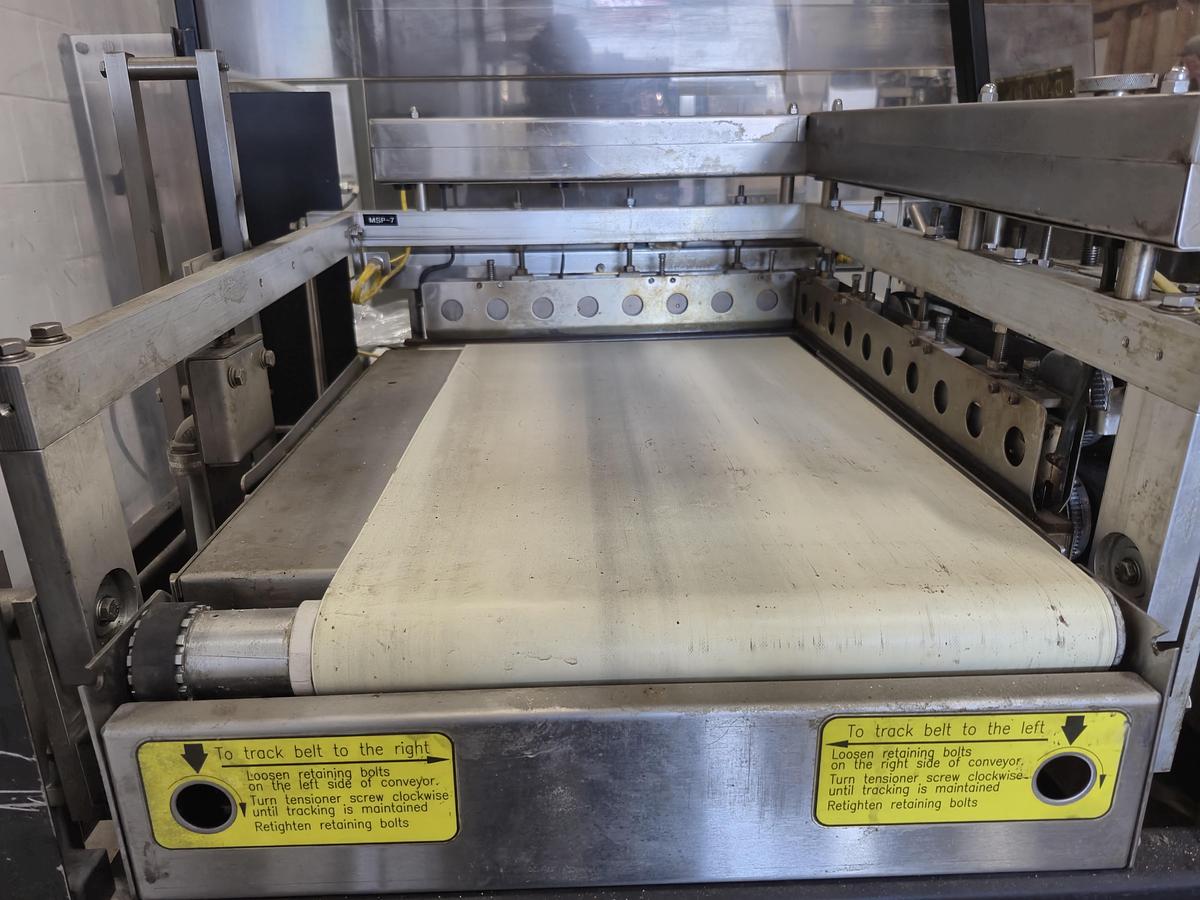 Used API VERSATech LB 22/32 L-Bar Sealer