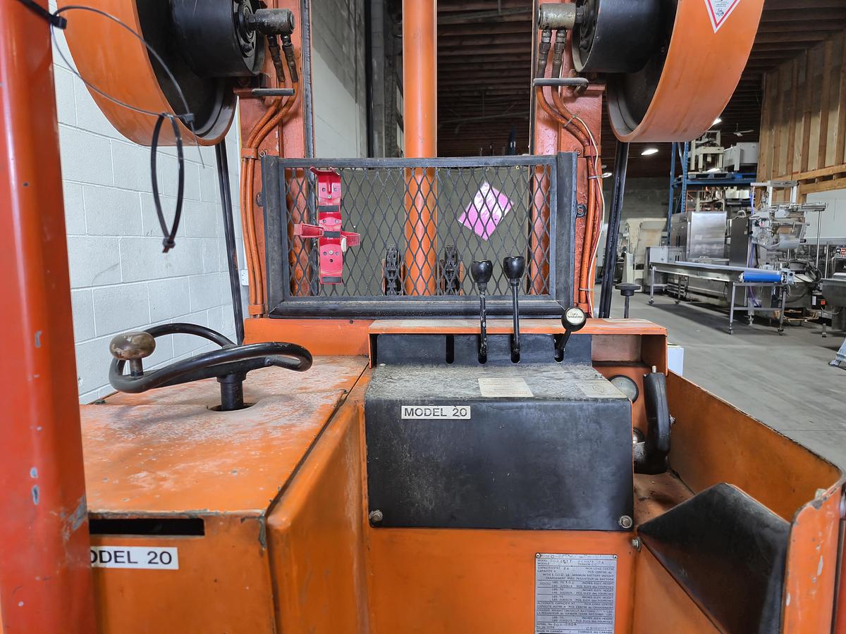 Used Raymond 20R30TT Electric Forklift