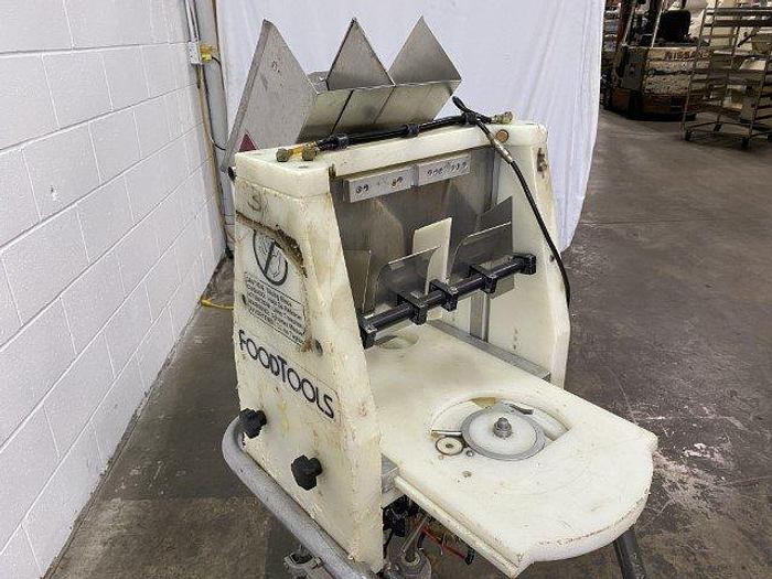 Used FoodTools Round Cake Slicer