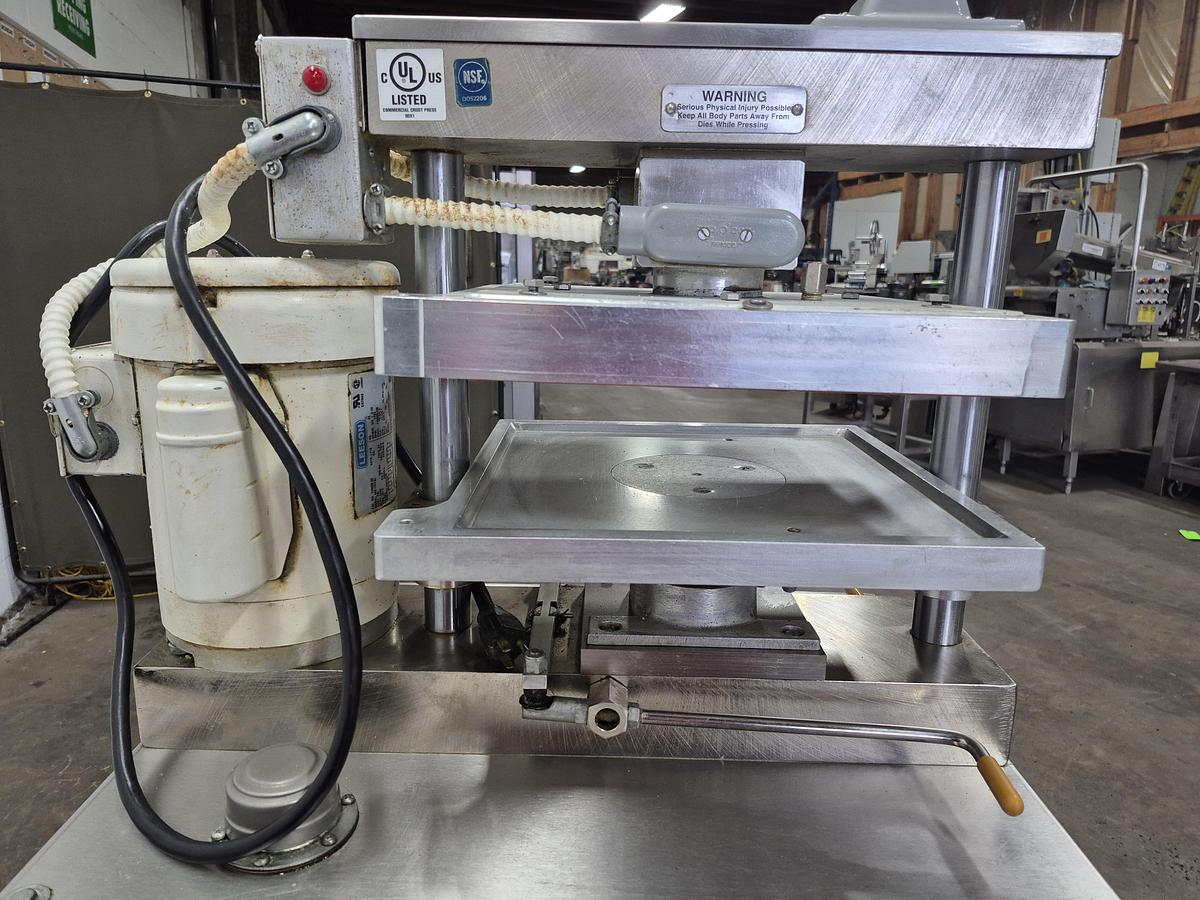Used Comtec 2200 Pie Press