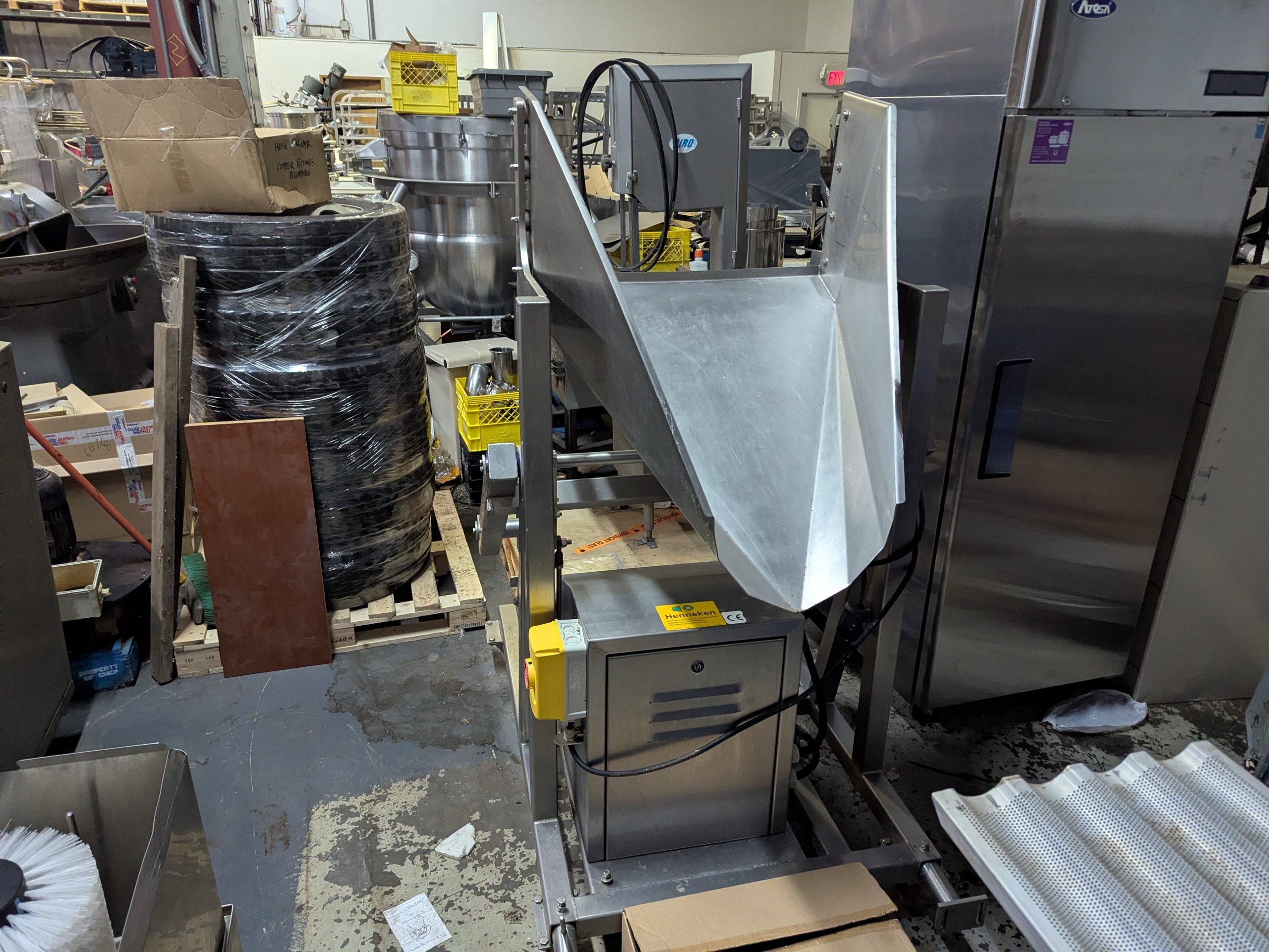 Used Henneken Vacuum Tumbler with Buggy Dumper