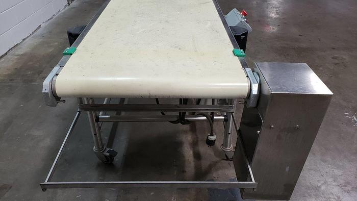 Used Harvest Reliant Cutting Table