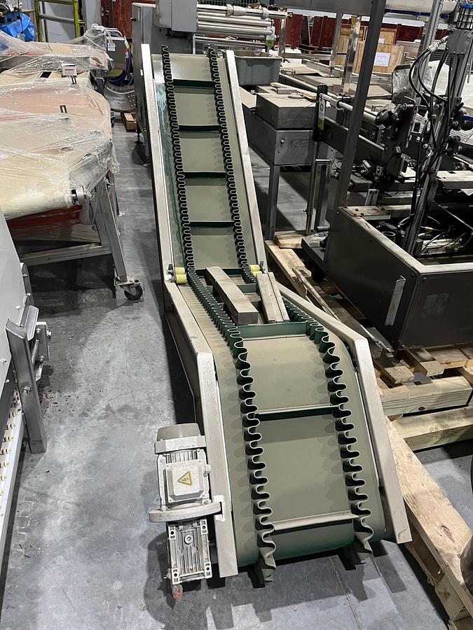 Used Cleated Flat Belt Incline Conveyor
