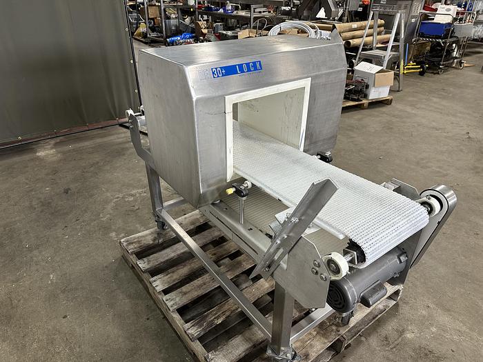 Used Lock MET 30+ Metal Detector