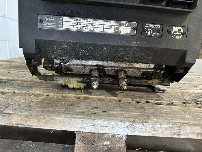 Used Nordson Series 3100V Hot Glue Dispenser