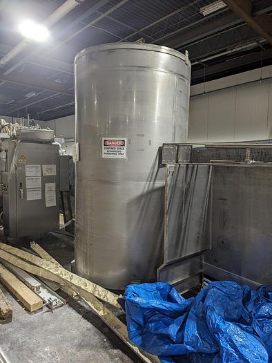 Used Heated Oil Holding Tank