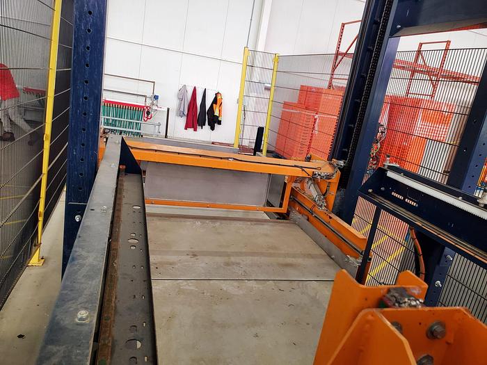 Used TAKS Palletizer