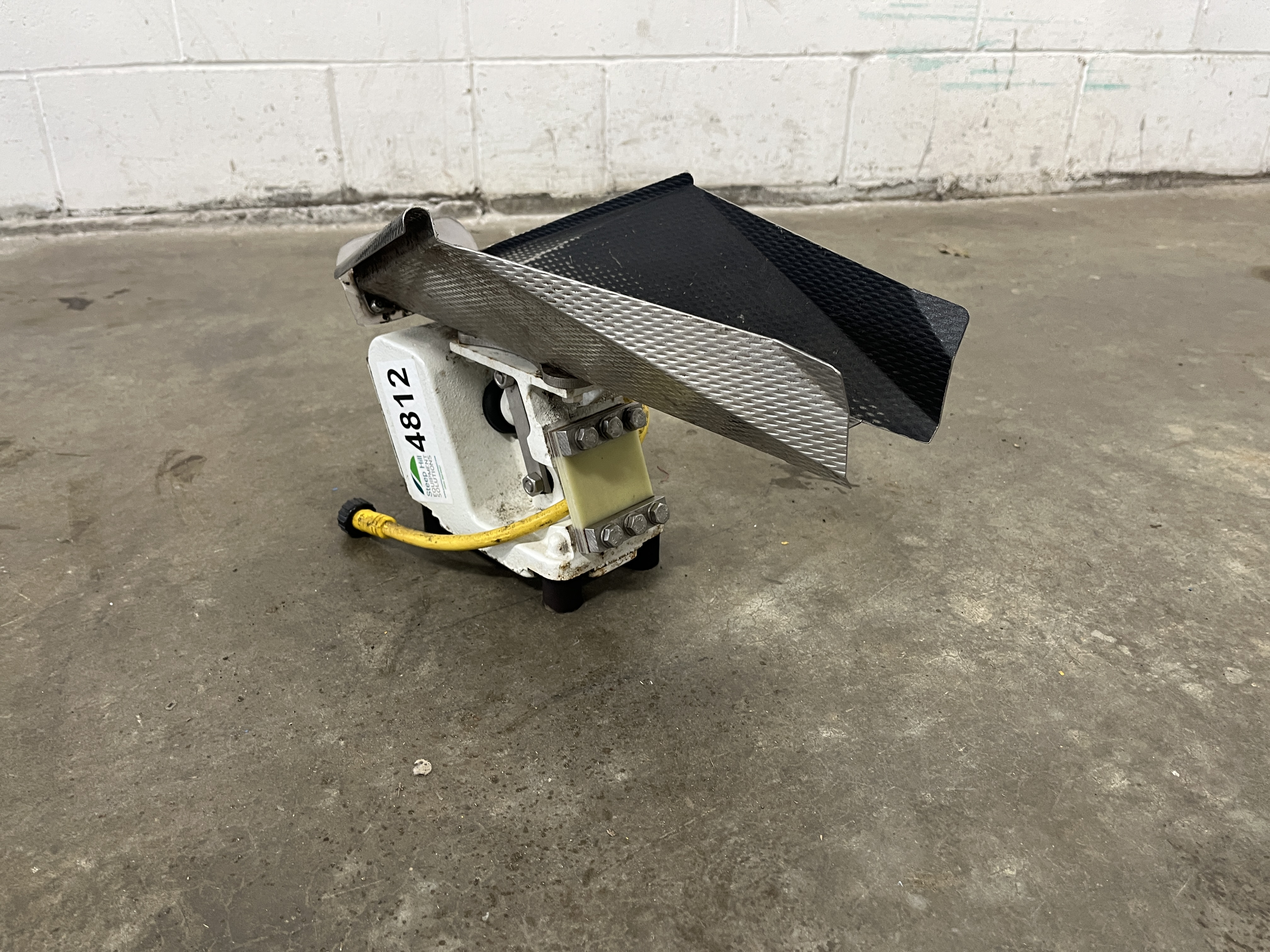 Used Eriez KHS-5 Electromagnetic Vibratory Feeder Drive