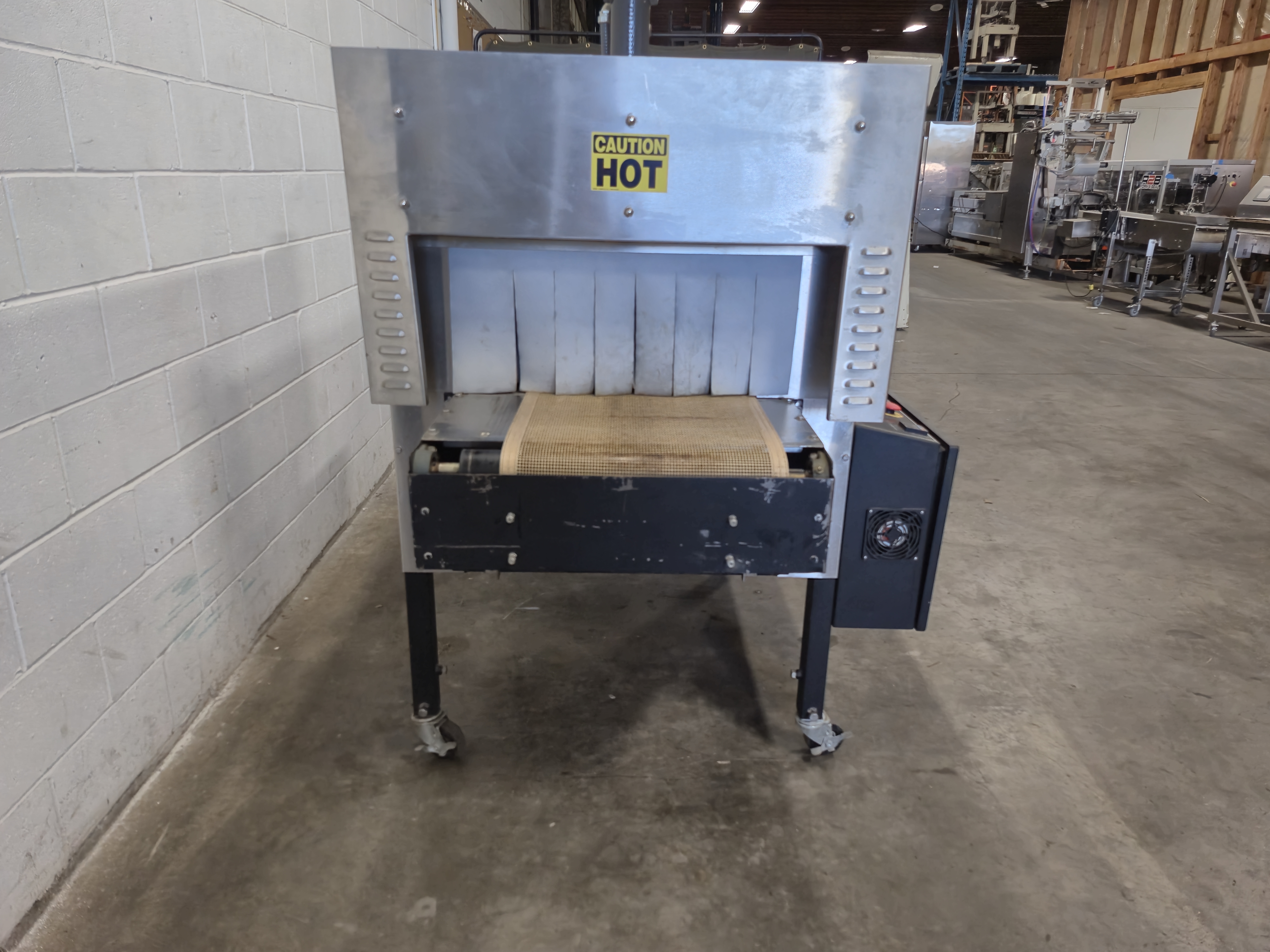Used API VERSATech LB 22/32 L-Bar Sealer / API APTU 50-DV Heat Shrink Tunnel