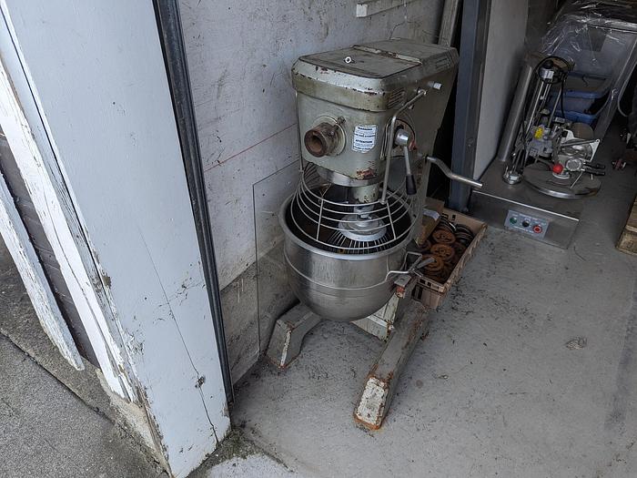 Used Doyon SM300 30 Quart Mixer