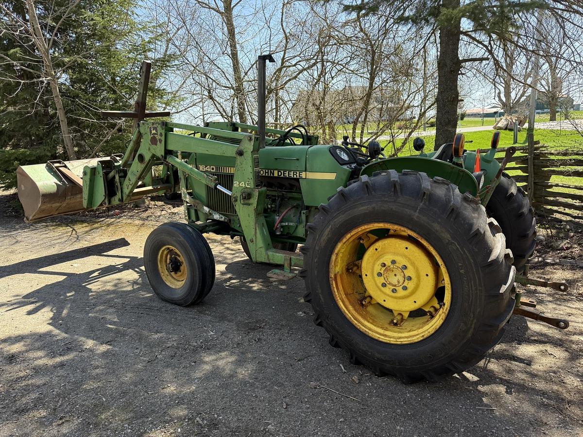 Used 1985 John Deere 1640 Loader Tractor