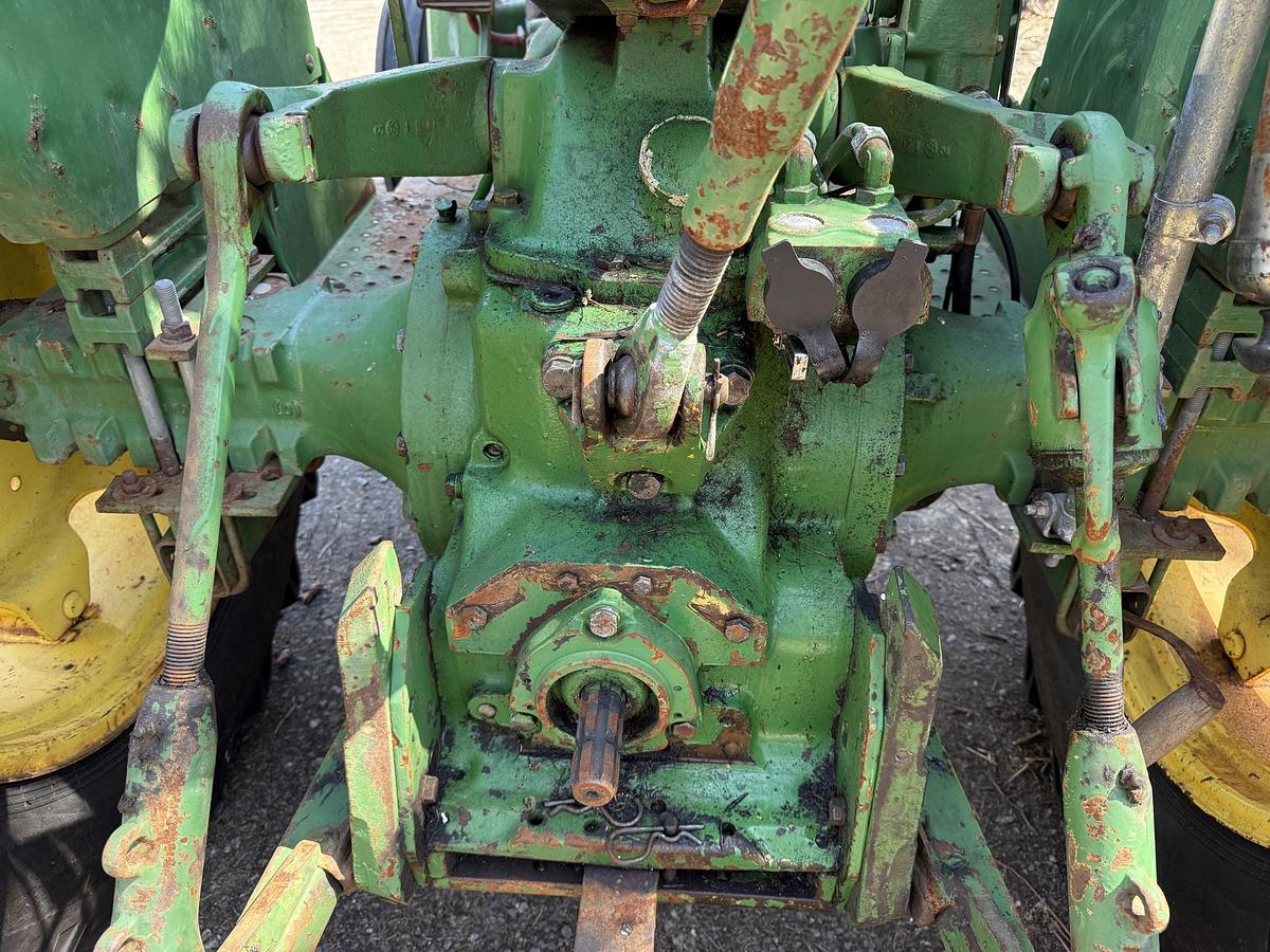 Used 1985 John Deere 1640 Loader Tractor