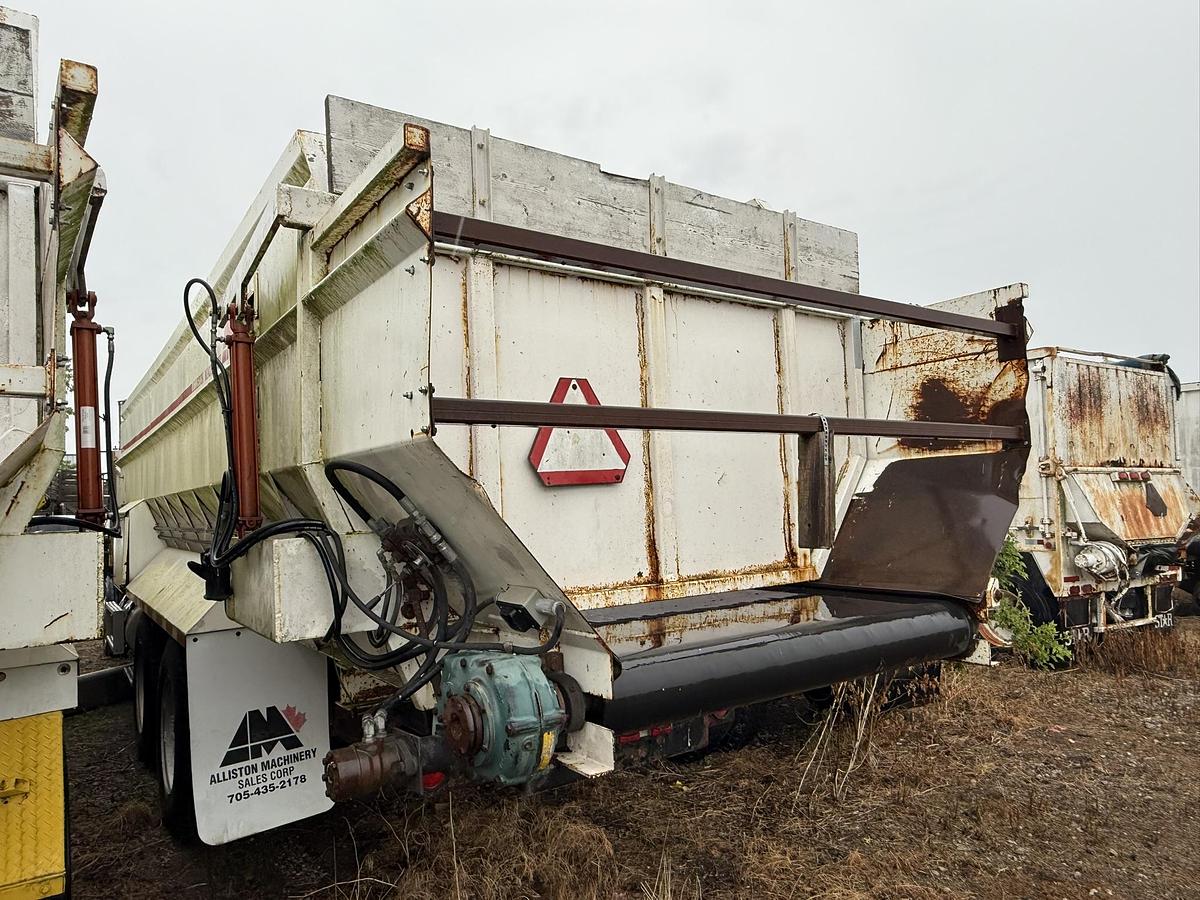 Used Freightliner Cat 350, 8LL Alliston Machinery Box