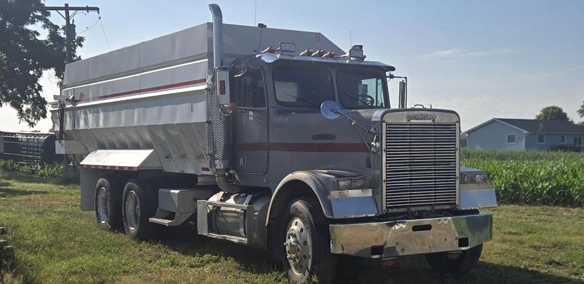 Used Freightliner Cat 350, 8LL Alliston Machinery Box