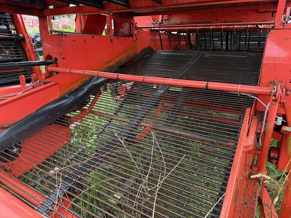 Used Grimme GB1700 2 Row Harvester