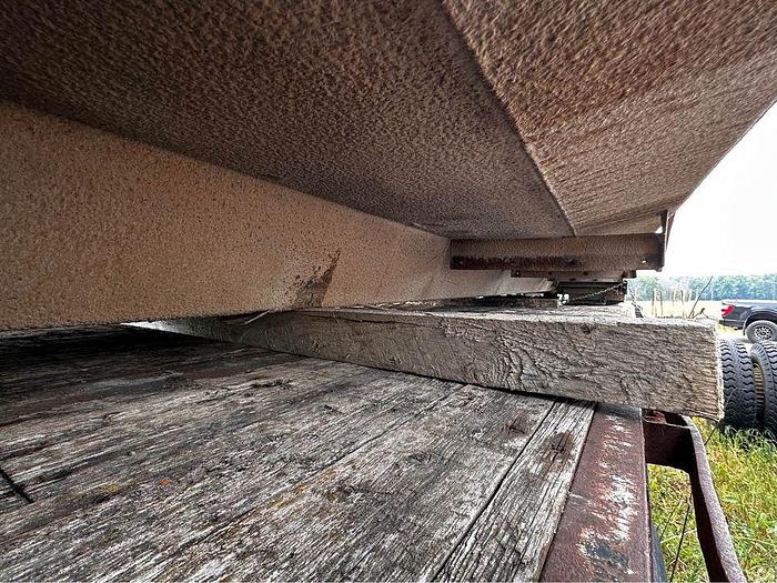 Used 19.5' Dump Truck Box with 30 Ton Hoist