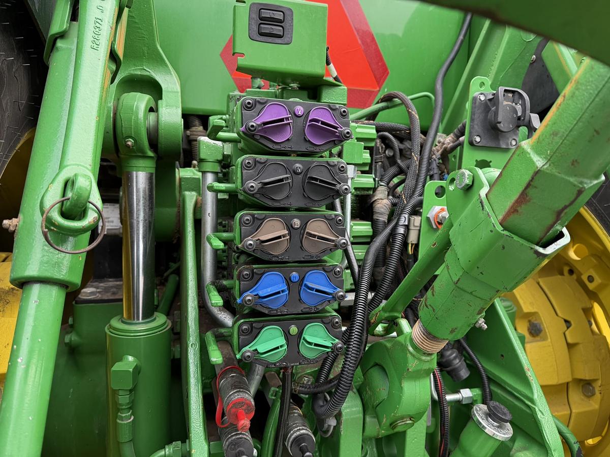 Used John Deere 8245R