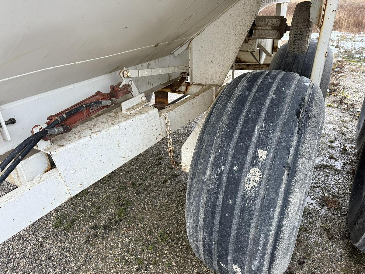 Used Simonsen 8 Ton Spreader