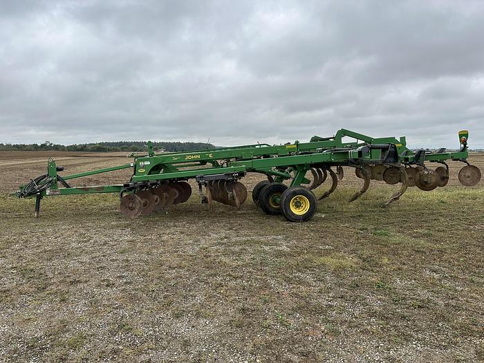 Used John Deere 2700 7 Shank Disk Ripper