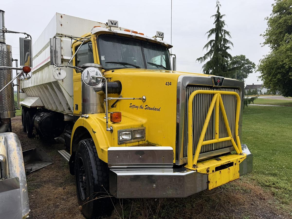 Used Western Star Cat 3406 8LL Eaton Alliston Machinery 24' Bulk Box